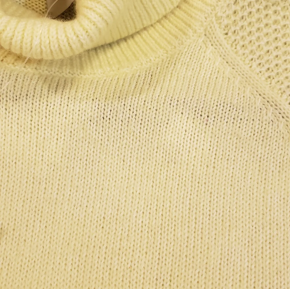 NWT LOFT Turtleneck Sweater Size M 🥝 - Picture 4 of 4